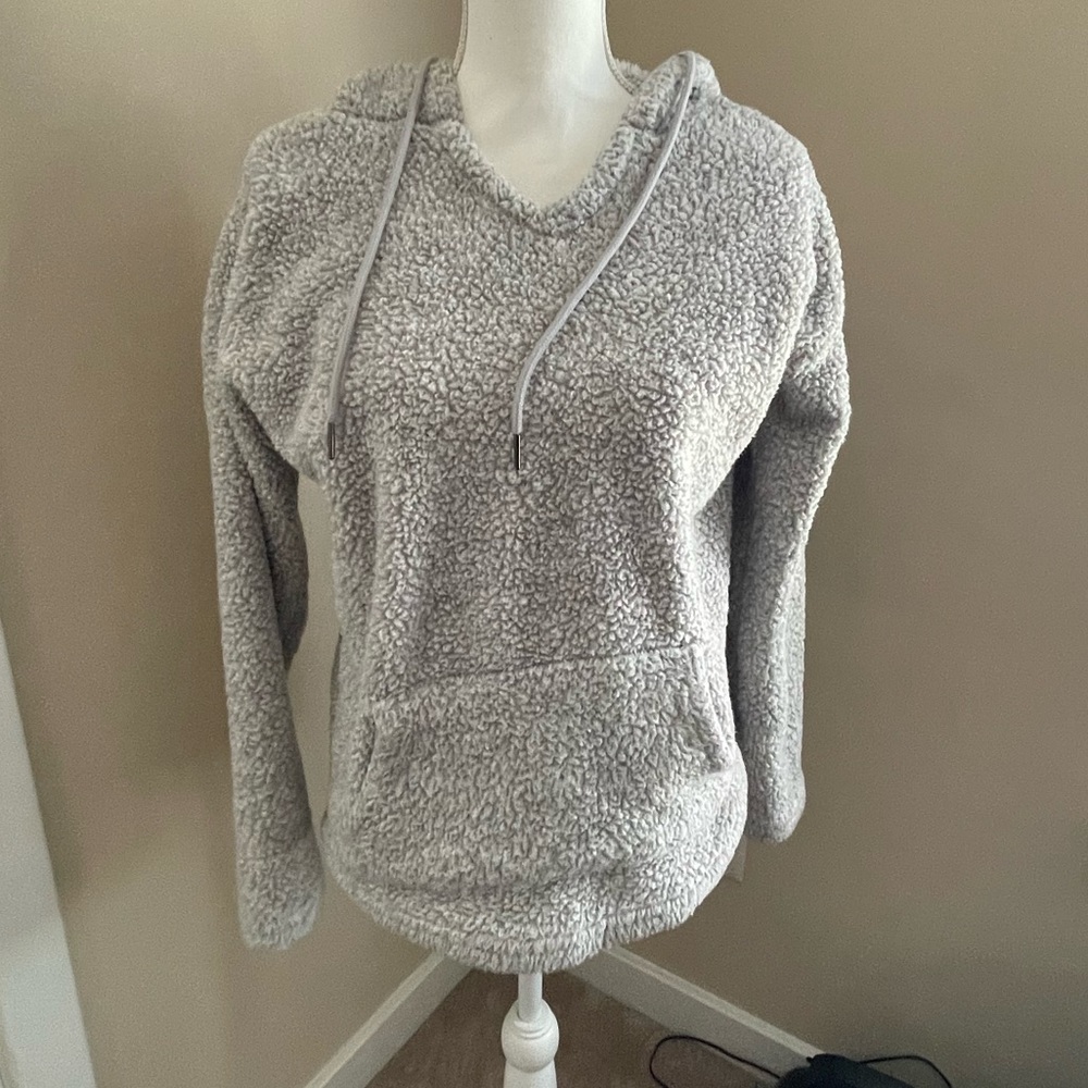 Daisy Funtes size small women’s fuzzy grey sweatshirt